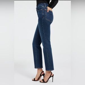 Good American classic slim straight jeans, size 16. Tags are removed now.